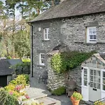 No1 Four Bed Lakeland Retreat And Hot Tub * 艾尔特湖
